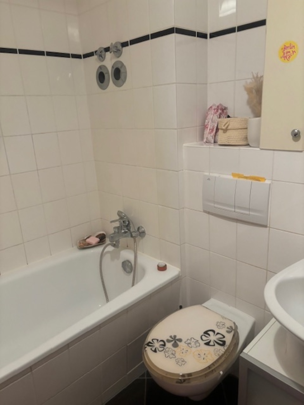 Wohnung Reinickendorf Friedrich-Wilhelm-Str. 77 - Bad mit Badewanne