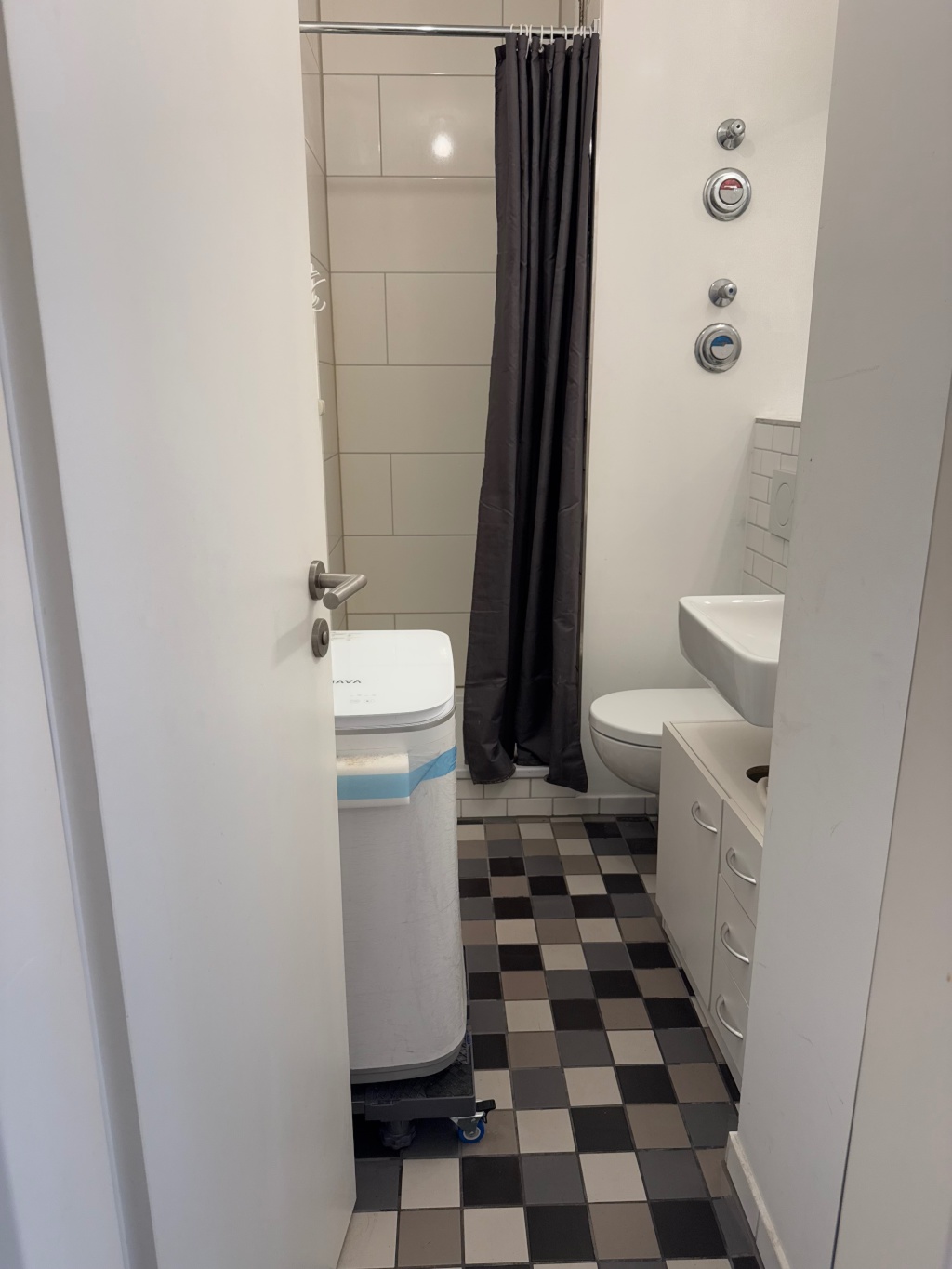 Wohnung Oberschöneweide Schillerpromenade - Badezimmer/ Waschmaschine