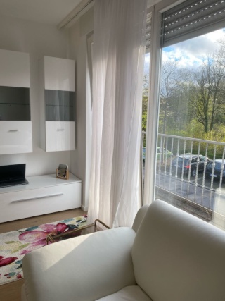 Anzeigenbild: Ab sofort Mädels WG  komplett möblierte