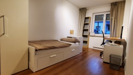 12qm room in a 3-room-apartment in the city center
