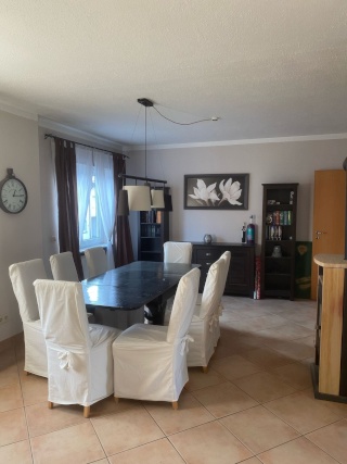 Ad image: 4 Zimmer Wohnung mit Balkon, Ess-Wohnzimmer, Küche und 2 Badezimmer, Nähe Straßenbahn