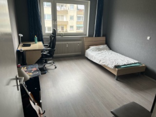 Ad image: Helles, möbliertes WG-Zimmer in ruhiger, grüner Umgebung