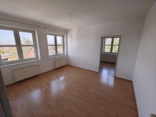 Ad image: Two. Woman looking for 2 women's WG - 2 Zi free, 395€ Warm rental