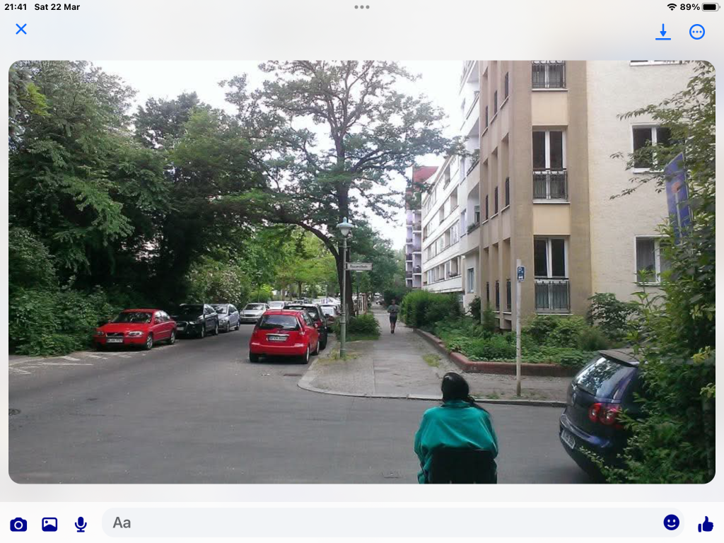 Schönes helles möbliertes Zimmer mit großem Balkon in 2.5Zimmer Wohnung in Steglitz.Zentral gelegen zur U-+S-Bahn Rathaus Steglitz.Ein möbiliertes Wohnzimmer zur Mitbenutzung.Die gesamte Wohnung ist hauptsächlich zur Alleinverfügung! – Sedanstraße 17a, 12167 Berlin Steglitz – Vorschaubild 12