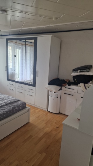 Anzeigenbild: Eine schöne WG zimmer für berufstätig und Studenten
