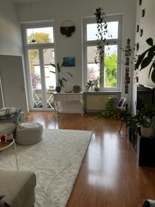 Ad image: Zentral gelegene Altbauwohnung mit kleinem Balkon und Gemeinschaftsgarten, Klavier, 3 Zimmern im ruhigen Musikerviertel, 5 Minuten zu Fuß vom Hbf!