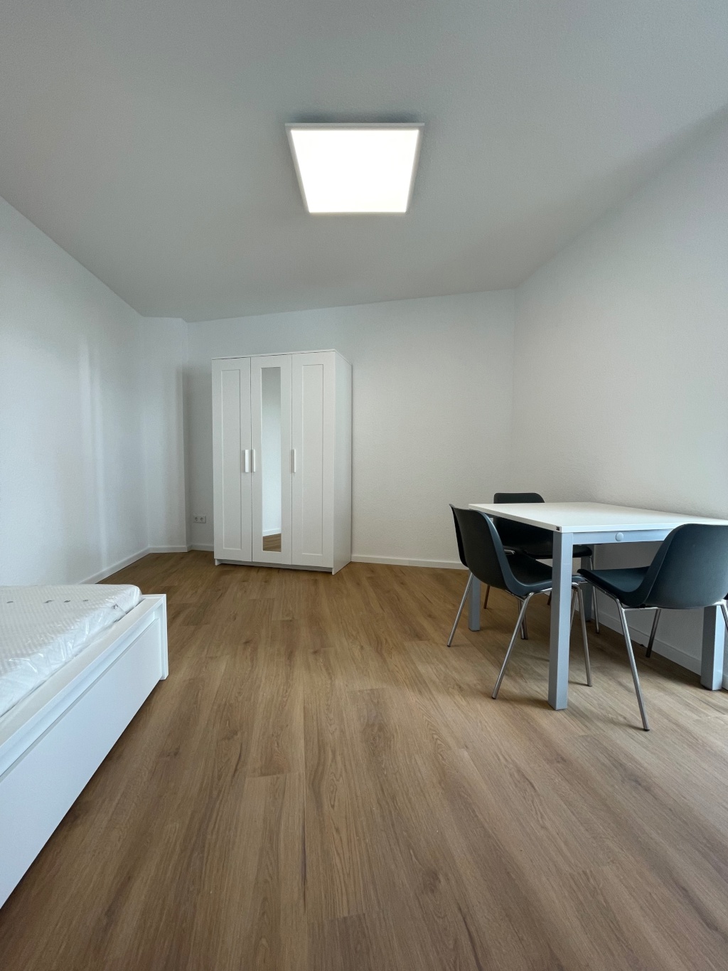 Sanierte Wohnung mit gehobener Innenausstattung in zentraler und ruhiger Lage – 40227 Düsseldorf Oberbilk – Vorschaubild 2