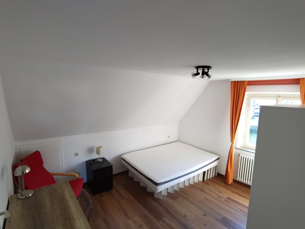 WG-Zimmer Zuffenhausen Waldäckerstraße 16 - Dein Zimmer:)
