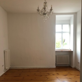 TOP-Lage, 18qm Zimmer, nahe FU, Bus + S nur 1 Min. entfernt, liebe Mitbewohnerin gesucht! unmöbliert