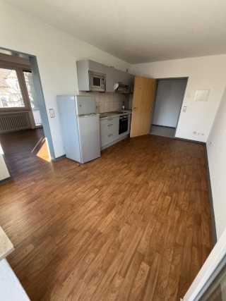 Anzeigenbild: zentrales Apartment im EG mit Küche, Balkon, Parkplatz (5, 15)