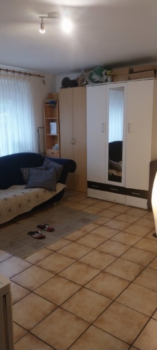 Anzeigenbild: Direkte UNI-Nähe 20qm großes voll möbliertes WG-Zimmer in 2 Personen - WG ab 01.10.2026 frei