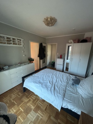 **1 Zimmer Wohnung in HH-Bahrenfeld**Balkon, Garage, Badezimmer **1 Room Apartment**Full Equipment**