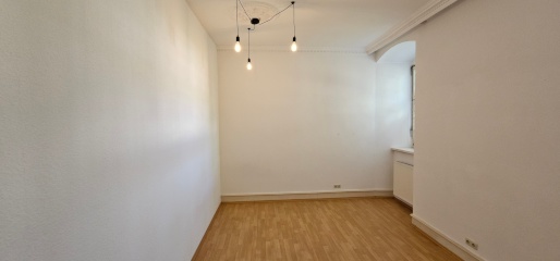 Anzeigenbild: Zwei schöne und geräumige WG-Zimmer in einer 4er-WG im Schloss Corvey sofort beziehbar