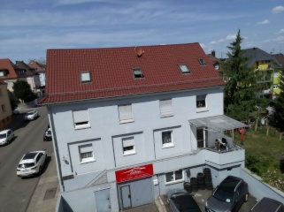 Anzeigenbild: WG Zimmer in ( OG 4 ) 5er WG, in der Nähe von Porsche und Bosch für Praktikantinnen und Praktikanten oder Azubis