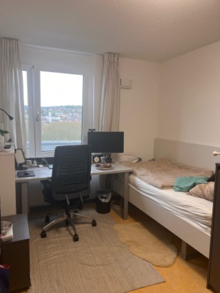 Anzeigenbild: Möbliertes Zimmer im Studentenwohnheim – Stuttgart Nord (15. September 2026–Dezember 2026) - Furnished Student Room – Stuttgart North (15. September 2026–December 2026)