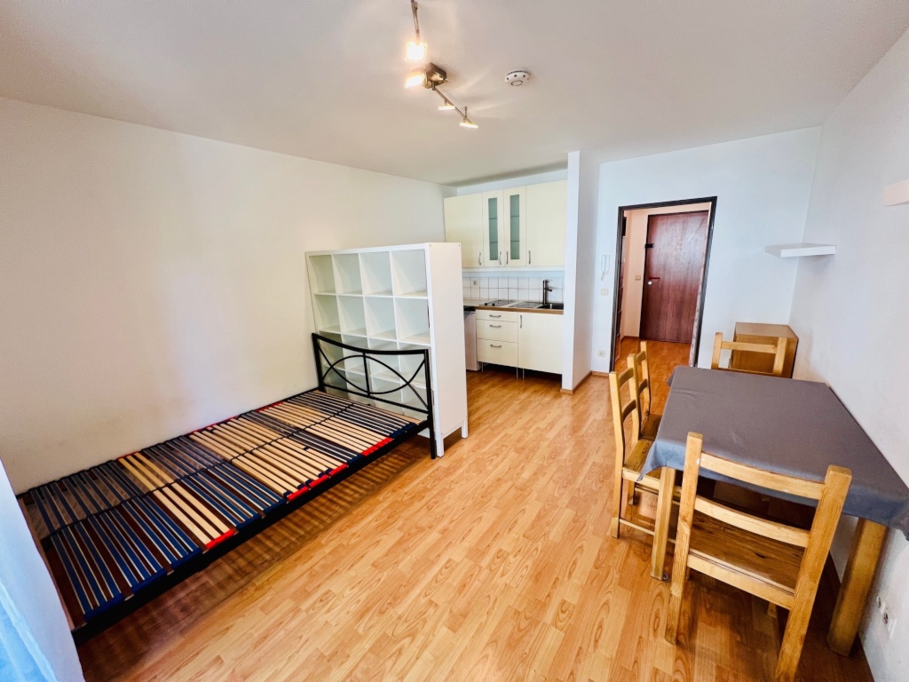 Helles 1-Zimmer Appartement mit Balkon, privatem PKW-Stellplatz in zentraler Lage. Ideal für Studenten! – 68165 Mannheim Schwetzingerstadt – Vorschaubild 2