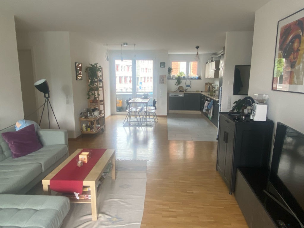 WG-Zimmer Ost Hackstraße - Wohnzimmer Richtung Küche