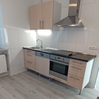 Anzeigenbild: Moderne renovierte 2 Zimmer Wohnung