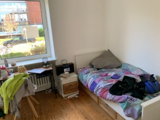 Anzeigenbild: Helles 11m2-Zimmer in zentraler 3er-WG in Kiel – perfekt für deinen Start ins Studium oder die Ausbildung!