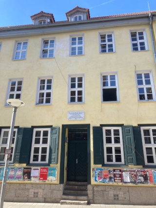 Anzeigenbild: Leftist 10s shared flat looking for flatmate*  (city centre) (FLINTA*+BIPoC+Non-Natives ONLY)