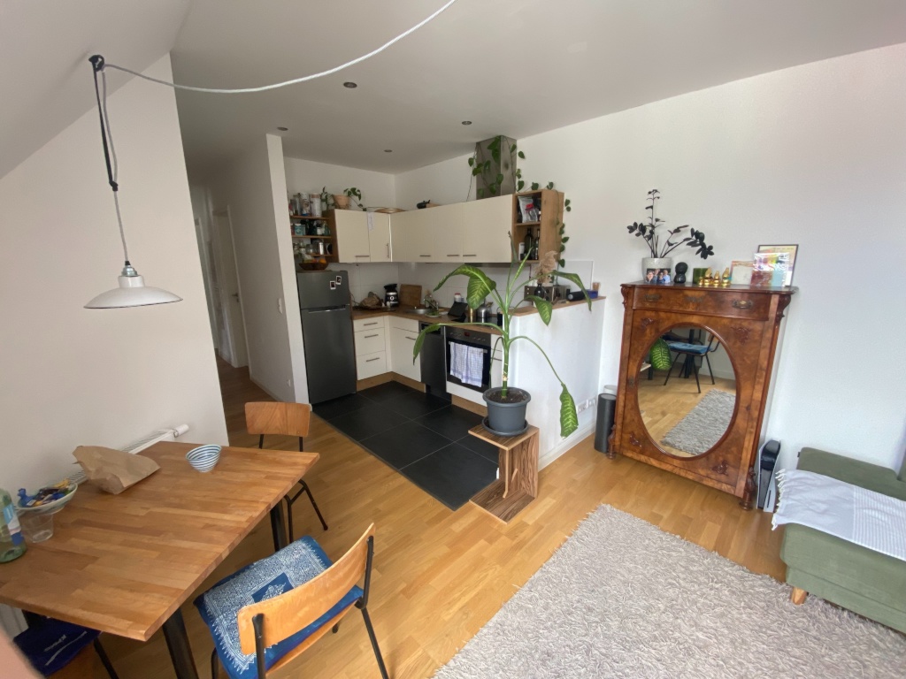 Schöne 2,5 Zi.-Dachgeschosswohnung mit Balkon, Nähe Rathaus Neukölln (3 Wochen) – Anzengruberstraße, 12043 Berlin Neukölln – Vorschaubild 2