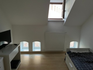 Anzeigenbild: Zimmer im Dachgeschoss, große Wohnküche - 4er WG - Studierendenhaus Stadtroda