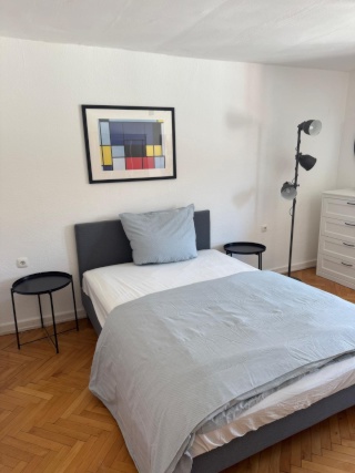 Anzeigenbild: URBANELITE.COM // Keine Kaution! (keine Absicherung) // All inklusive eingerichtetes Luxuszimmer in Köln-Deutz // 1-minütigen Spaziergang von der Straßenbahnhaltestelle entfernt!