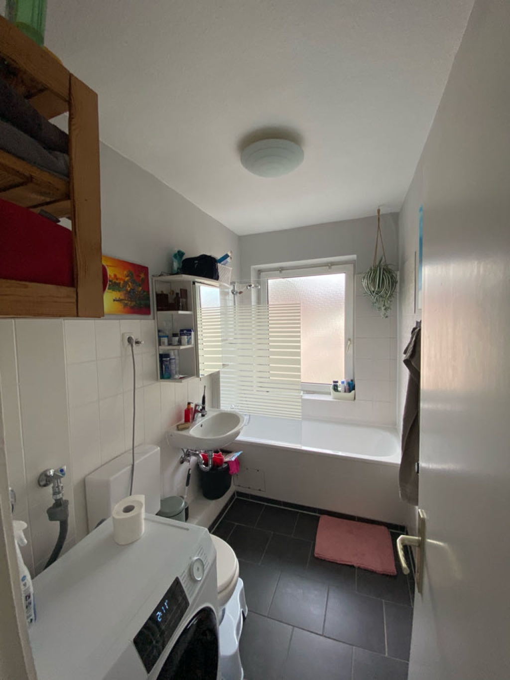 Flat Barmbek-Nord Lienhardstraße - Badezimmer inkl. Badewanne und Waschmaschine