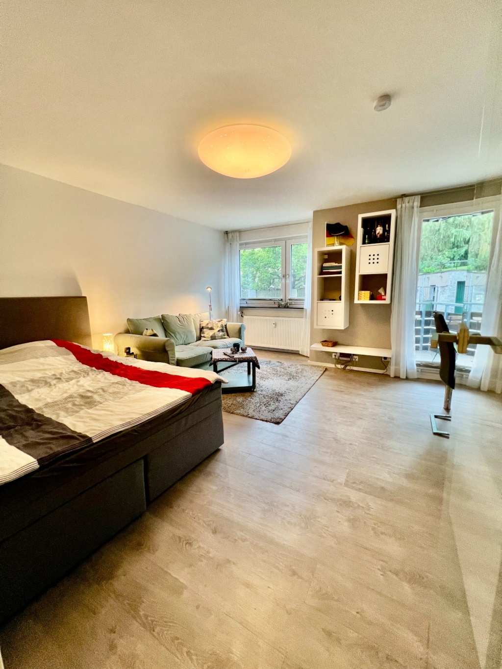 Modernes 1-Zimmer-Apartment mit Balkon und Gartenmitbenutzung in ruhiger Wohngegend in Stuttgart-Nord – All-In – Lenzhalde, 70192 Stuttgart Nord – Vorschaubild 2