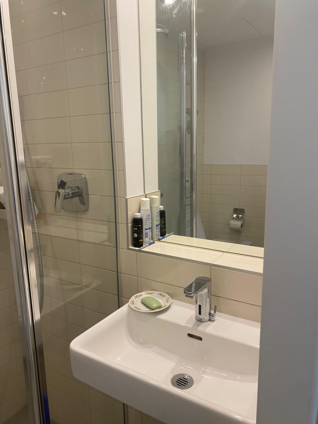 All inclusive Ein-Zimmer-Wohnung mit großem Balkon, Fitnessra – Room, 74072 Heilbronn Heilbronn – Vorschaubild 8