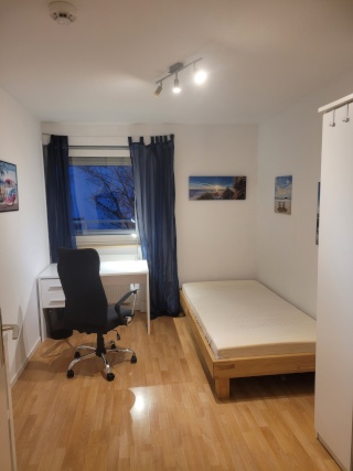 Imagen del anuncio: II Helles vollmöbliertes Zimmer in komfortabler Berufstätigen WG