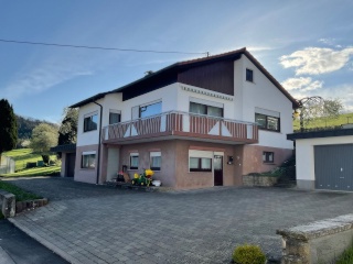 Imagen del anuncio: Einfamilienhaus aus den 70er Jahren in ländlicher Ortsrandlage.