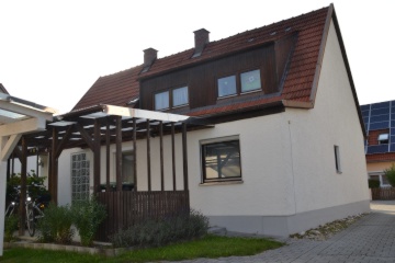 Anzeigenbild: Wohnung: WG: 2 Zimmer, Küche, Bad