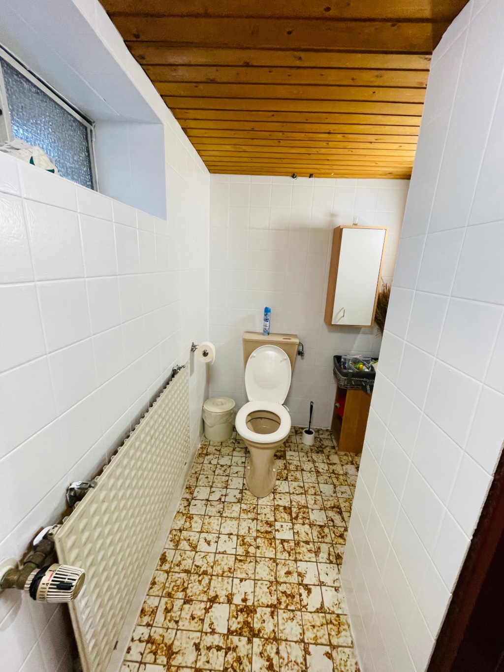 Souterrain Zimmer mit separater Küche und Badezimmer – Mustermann str 1, 51143 Köln Porz – Vorschaubild 5