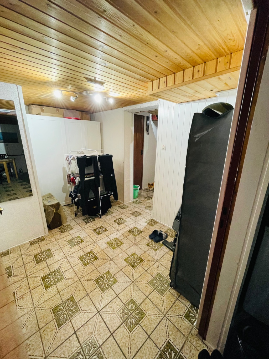 Souterrain Zimmer mit separater Küche und Badezimmer – Mustermann str 1, 51143 Köln Porz – Vorschaubild 3