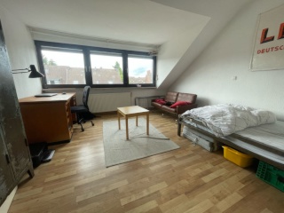 Anzeigenbild: Geräumiges Zimmer in geräumiger WG zur zwischenmiete August bis Dezember
