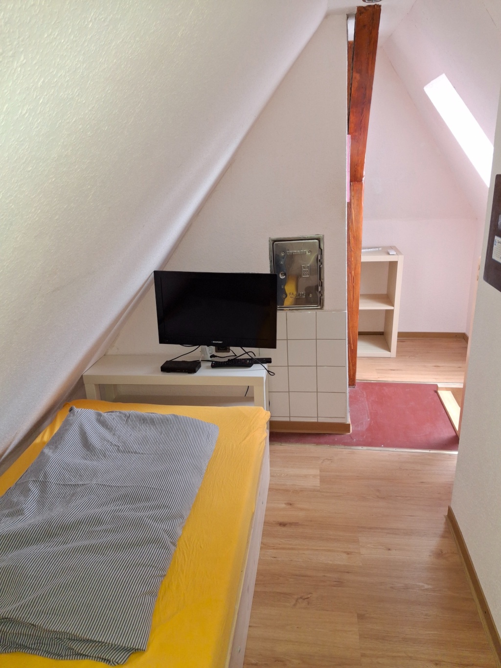 Wohnung Ost Schorndorfer Straße - Spitzboden Schlafraum