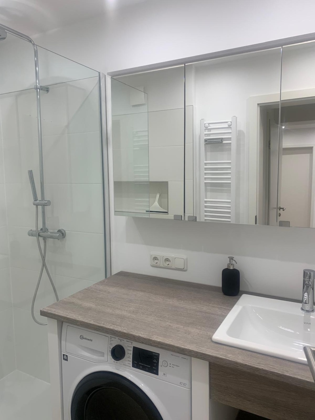 WG-Zimmer Aubing-Lochhausen-Langwied Wiesentfelser Straße 74 - Badezimmer