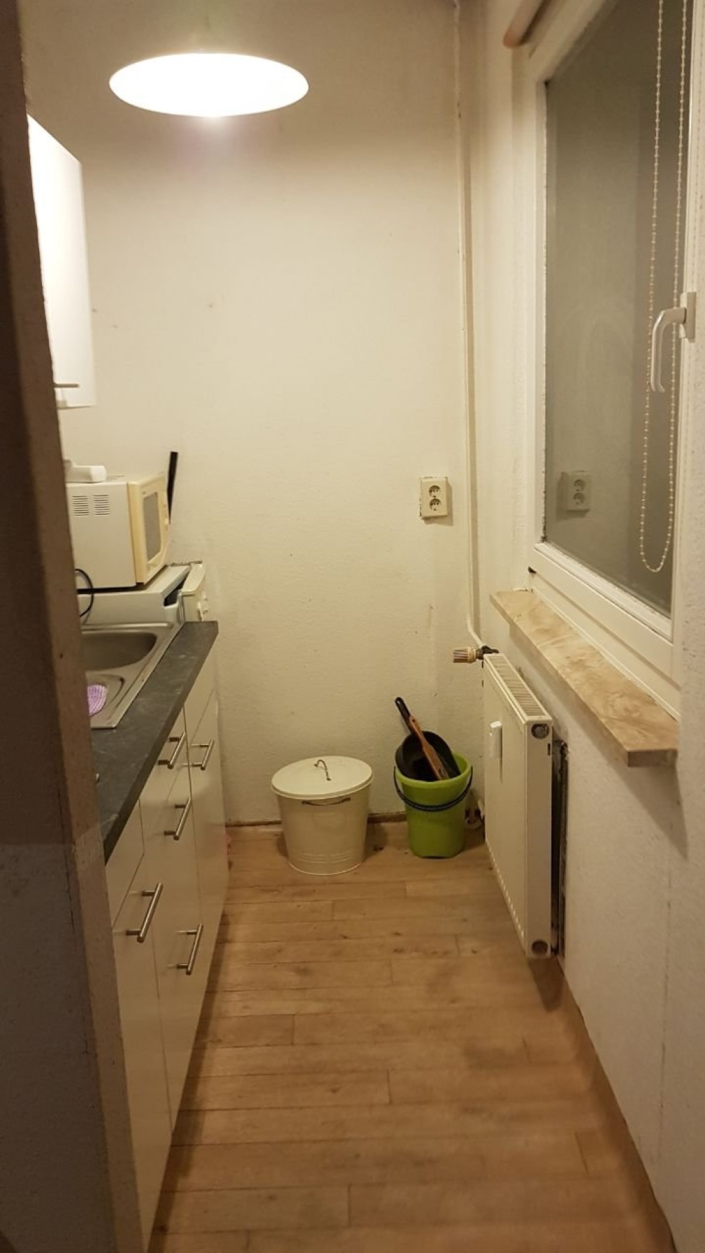 Ein Zimmer möblierte Wohnung mit Bad und Küche in ruhiger und ruhiger Lage One room furnished apartment with bathroom and Kitchen in quiet and calm place – Karl Laux Str. 56, 1219 Dresden Leubnitz-Neuostra – Vorschaubild 12