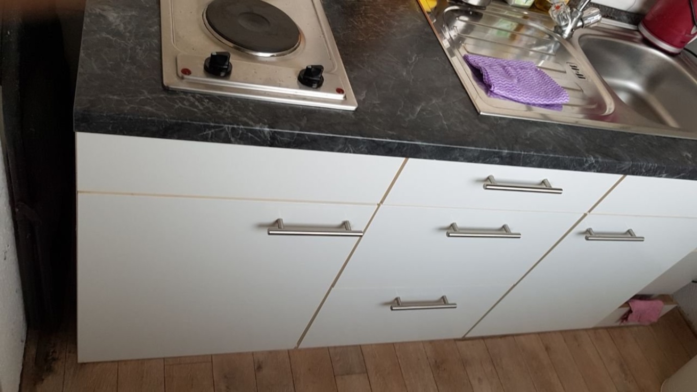 Ein Zimmer möblierte Wohnung mit Bad und Küche in ruhiger und ruhiger Lage One room furnished apartment with bathroom and Kitchen in quiet and calm place – Karl Laux Str. 56, 1219 Dresden Leubnitz-Neuostra – Vorschaubild 14
