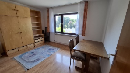 Imagen del anuncio: Helles Zimmer 16 m2, 2-er WG, ruhige Wohnlage in Sindelfingen-Maichingen