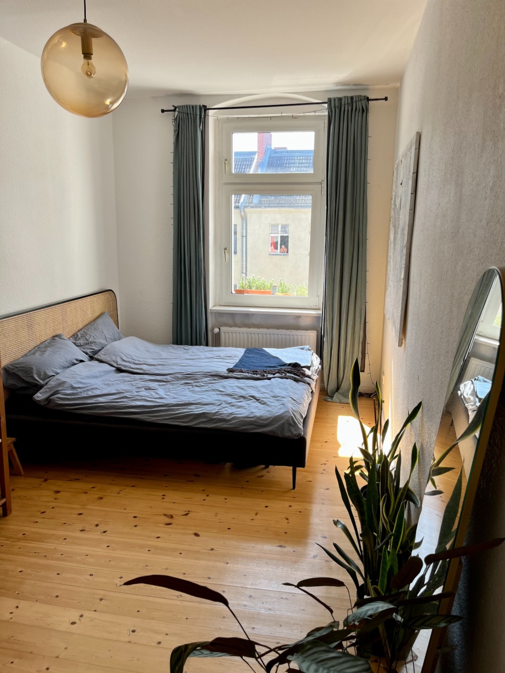Bright & stylish Neukölln flat | Fully furnished | flexible days throughout August and September – Sonnenallee, 12045 Berlin Neukölln – Vorschaubild 2