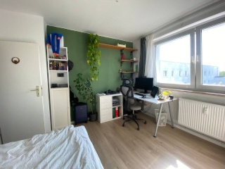 30€ per day - Flexible dates - Sunny Room directly on the Ring - with big living room - min 6 days