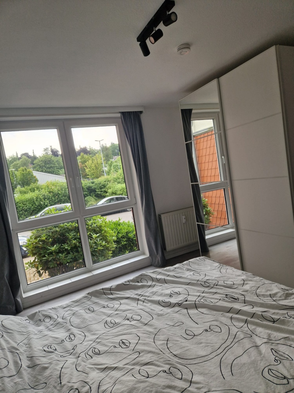 bis 08.10.: 2 Raum Wohnung Aachen möbliert nähe Klinikum Westpark m. TG Stellplatz August September Tiefgarage Weststrasse Welkenrather Strasse Untermiete – Weststrasse, 52074 Aachen Aachen – Vorschaubild 9
