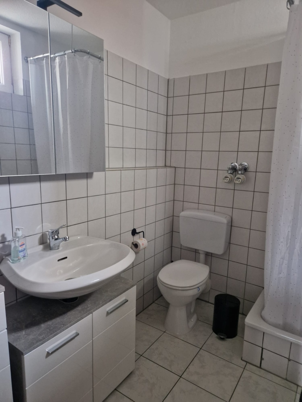 bis 08.10.: 2 Raum Wohnung Aachen möbliert nähe Klinikum Westpark m. TG Stellplatz August September Tiefgarage Weststrasse Welkenrather Strasse Untermiete – Weststrasse, 52074 Aachen Aachen – Vorschaubild 13