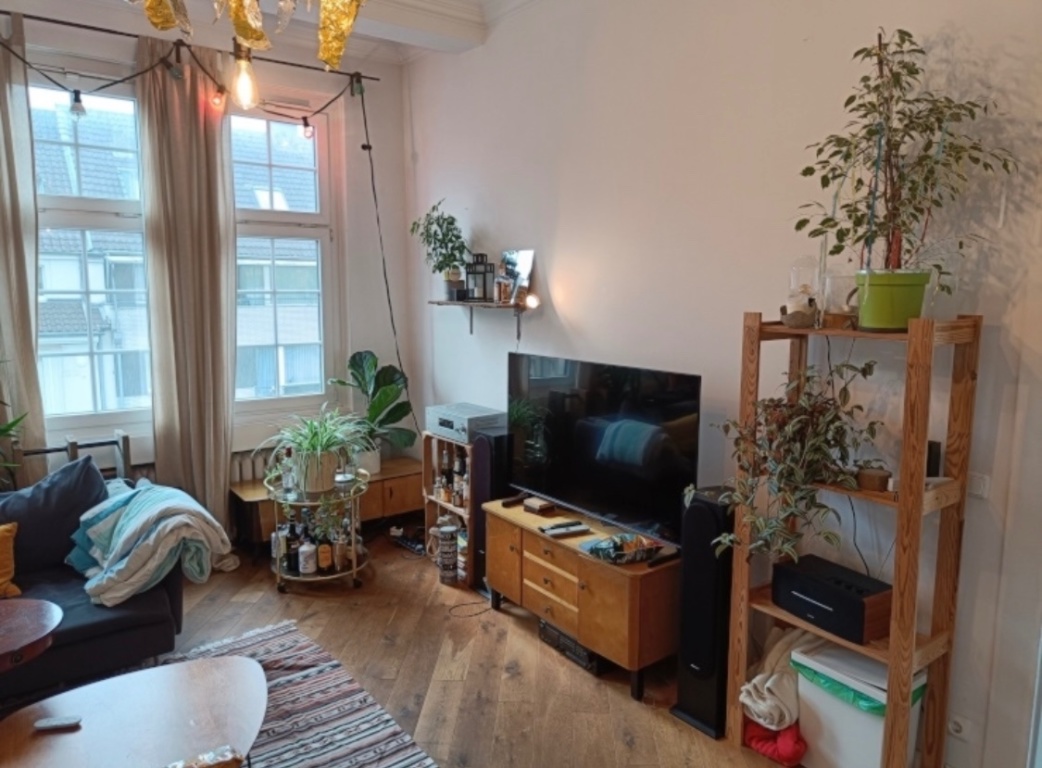 WG-Zimmer Nippes Neusser Str 177 - Wohnzimmer