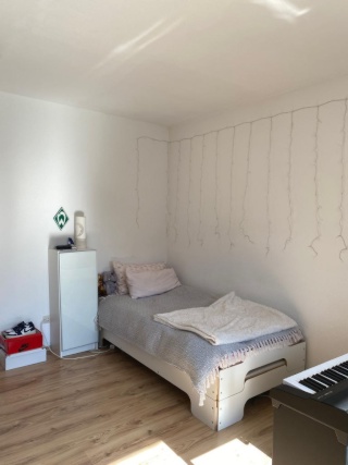 Anzeigenbild: Großes Zimmer zur Untermiete in gemütlicher 2-er Wg in Jettenburg (nur für Mädchen) -August 2025 bis März 2026