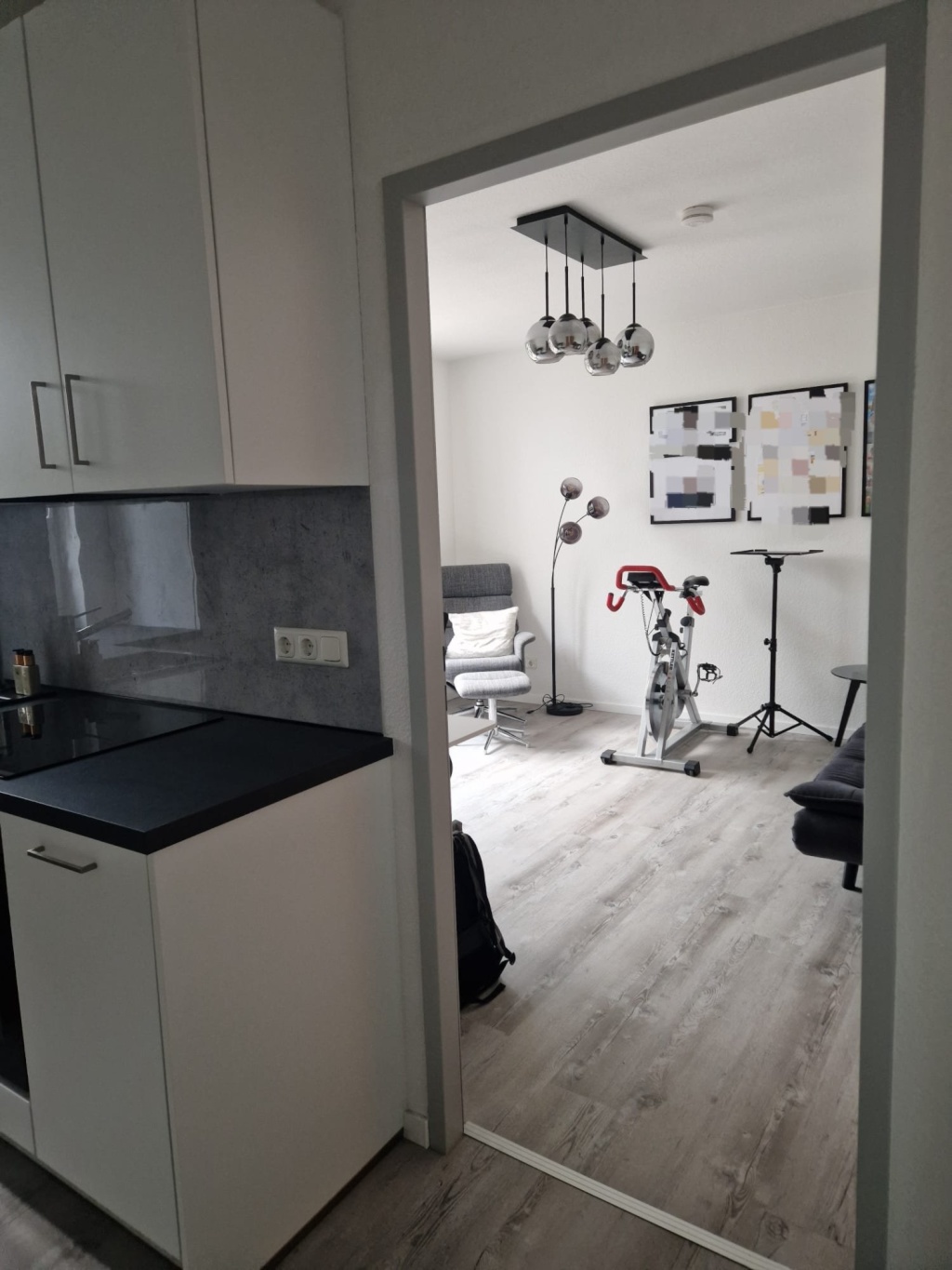 bis 08.10.: 2 Raum Wohnung Aachen möbliert nähe Klinikum Westpark m. TG Stellplatz August September Tiefgarage Weststrasse Welkenrather Strasse Untermiete – Weststrasse, 52074 Aachen Aachen – Vorschaubild 2