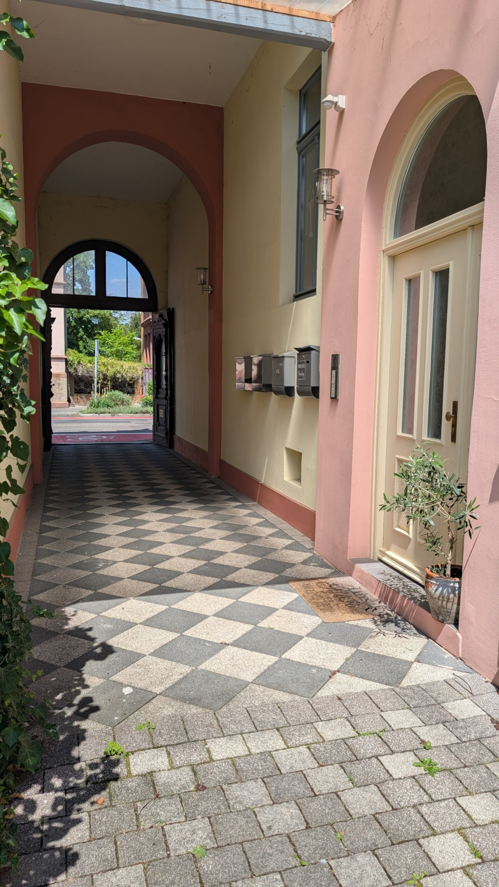 WG-Zimmer Hanau Wilhelmstraße - Hauseinfahrt