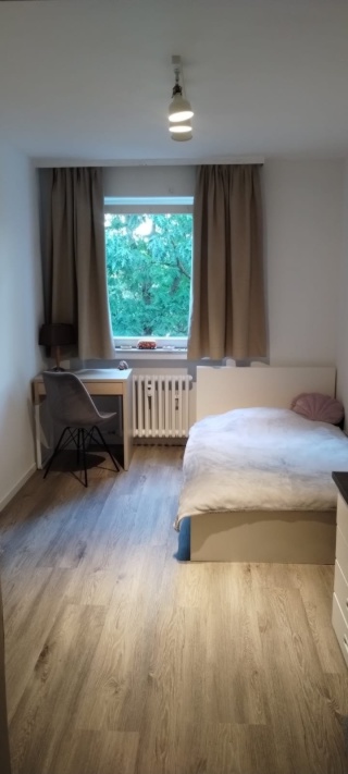 Anzeigenbild: Vollmöbliertes WG-Zimmer 2 min vom Bahnhof